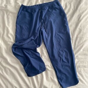 Lululemon capris size 10